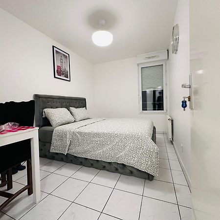 Sri-Indo Bobigny Paris Apartment Екстериор снимка