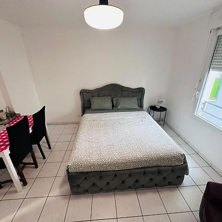 Sri-Indo Bobigny Paris Apartment Екстериор снимка