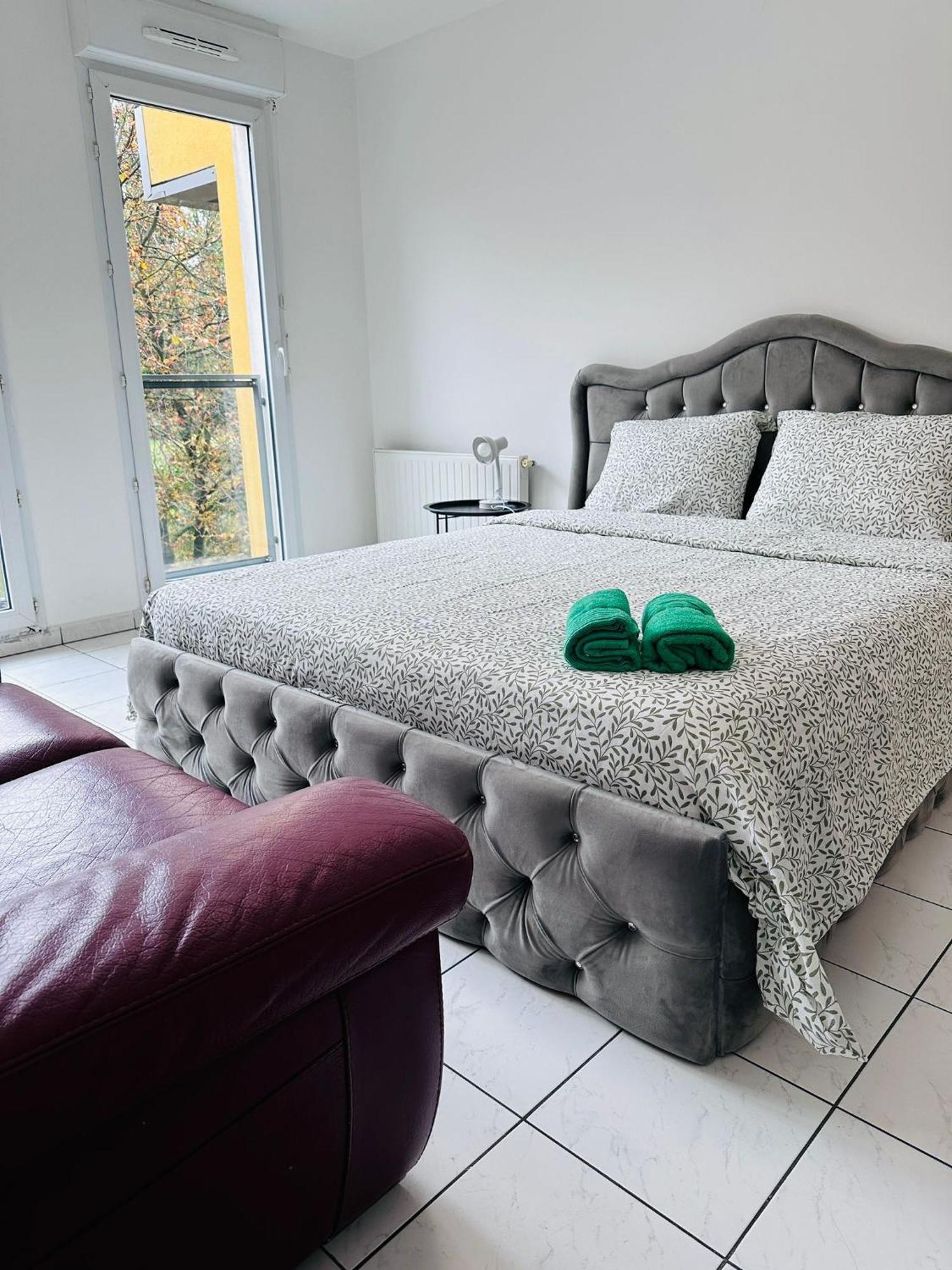 Sri-Indo Bobigny Paris Apartment Екстериор снимка
