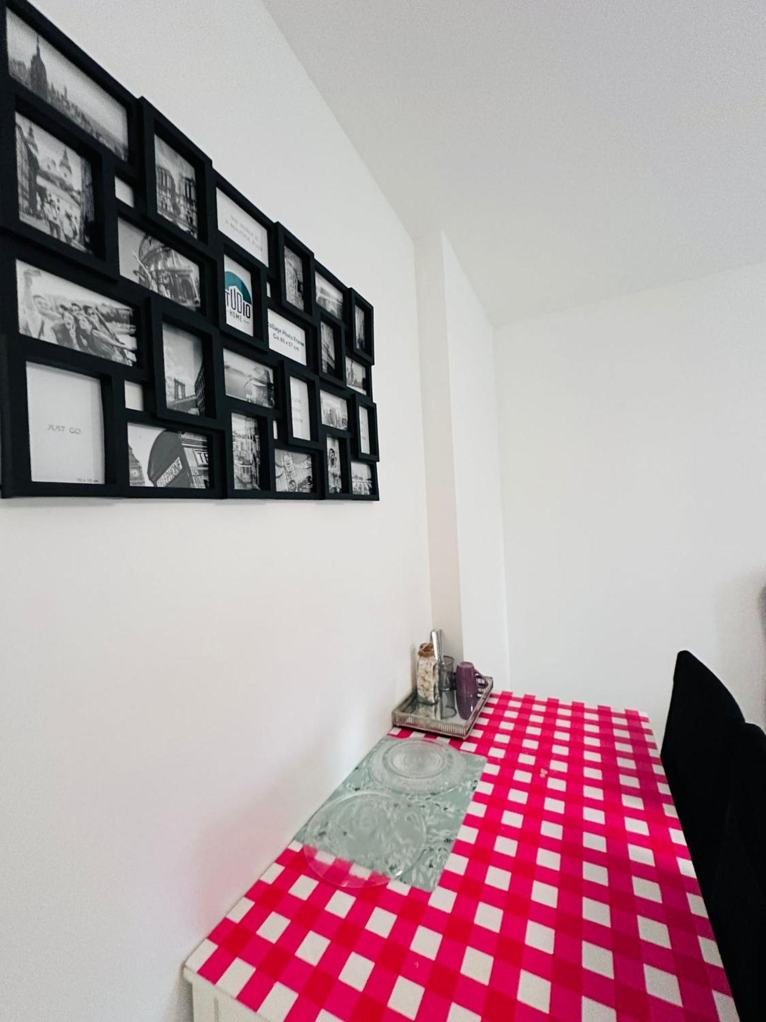 Sri-Indo Bobigny Paris Apartment Екстериор снимка