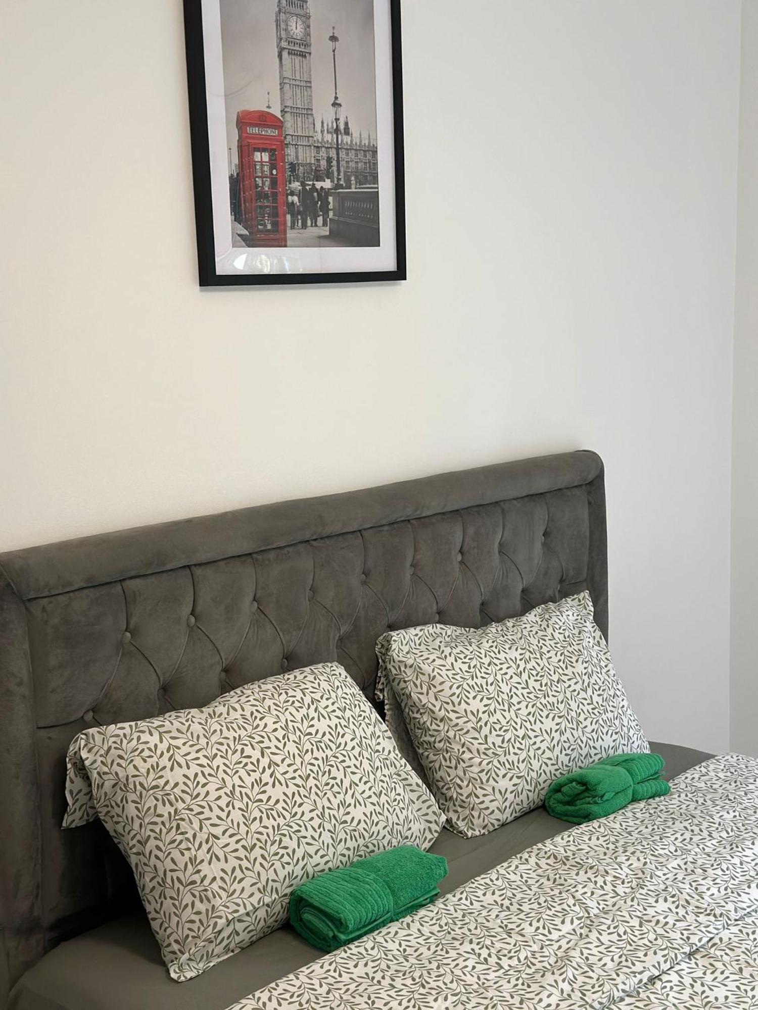 Sri-Indo Bobigny Paris Apartment Екстериор снимка