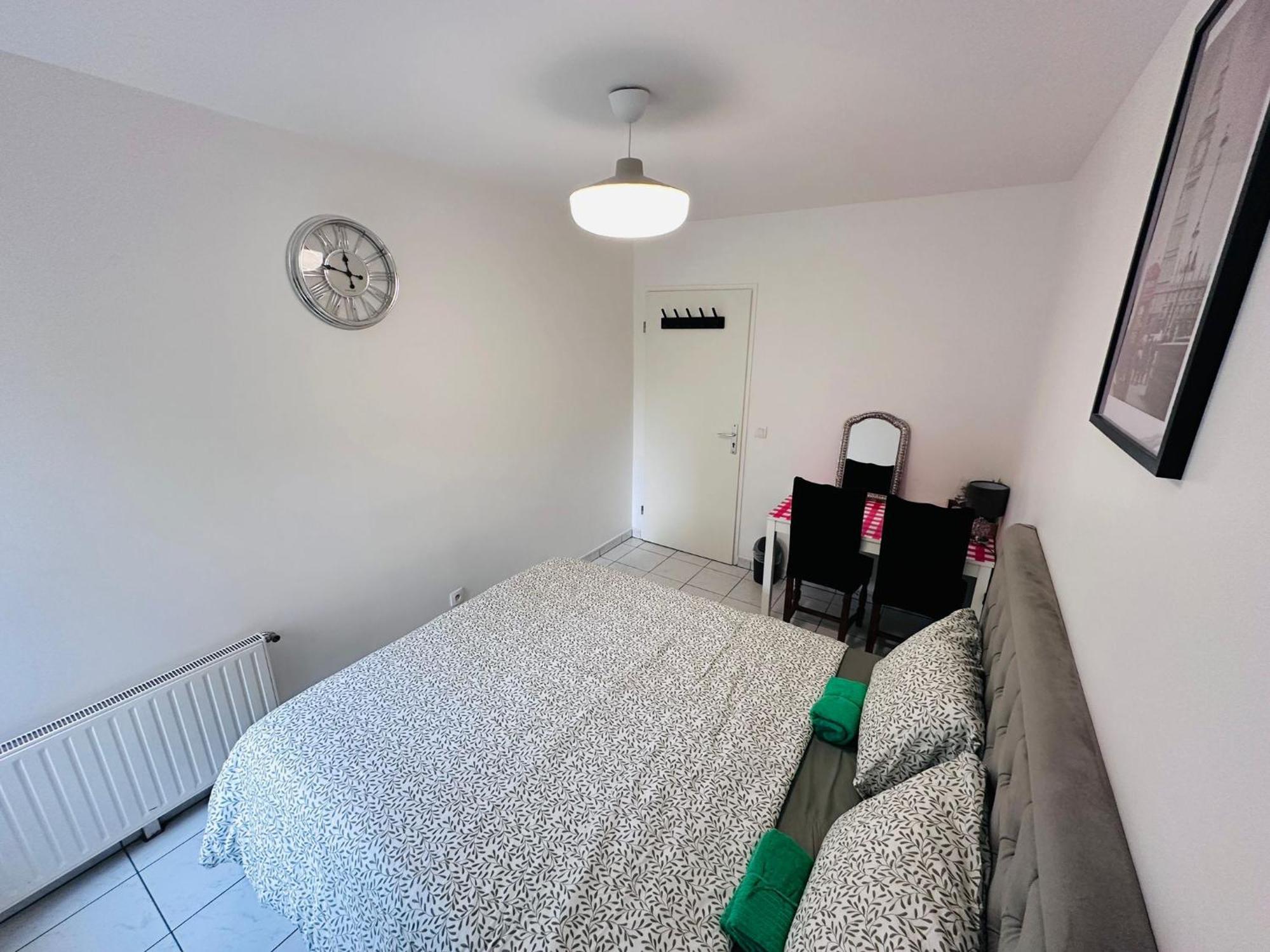 Sri-Indo Bobigny Paris Apartment Екстериор снимка