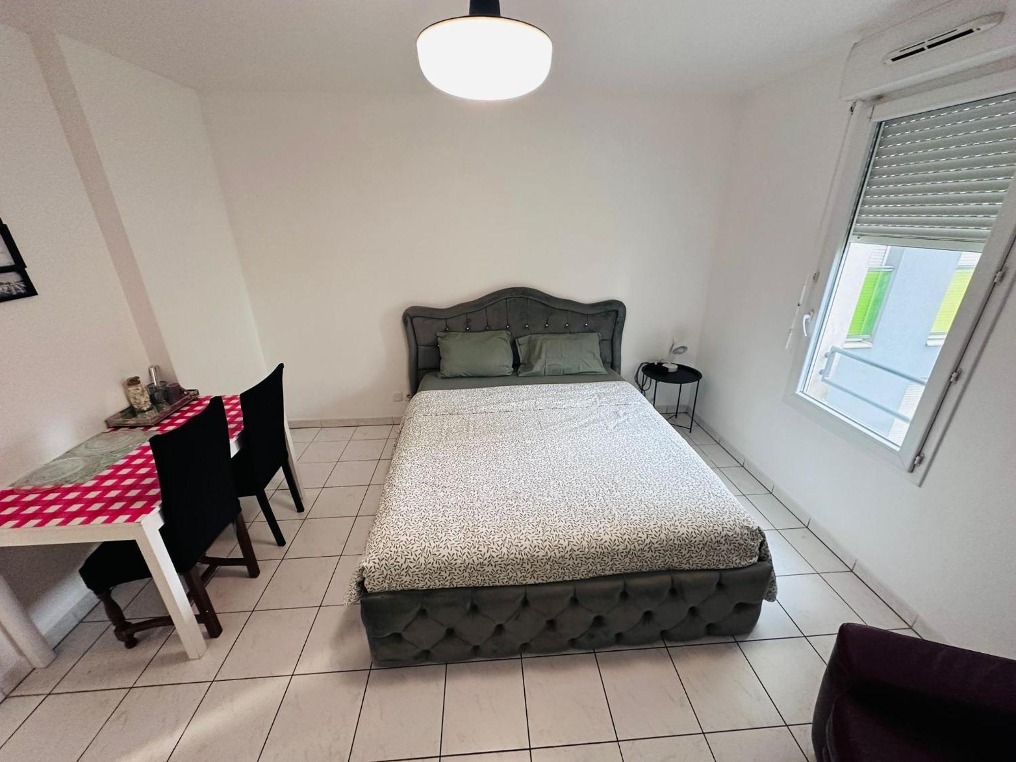 Sri-Indo Bobigny Paris Apartment Екстериор снимка