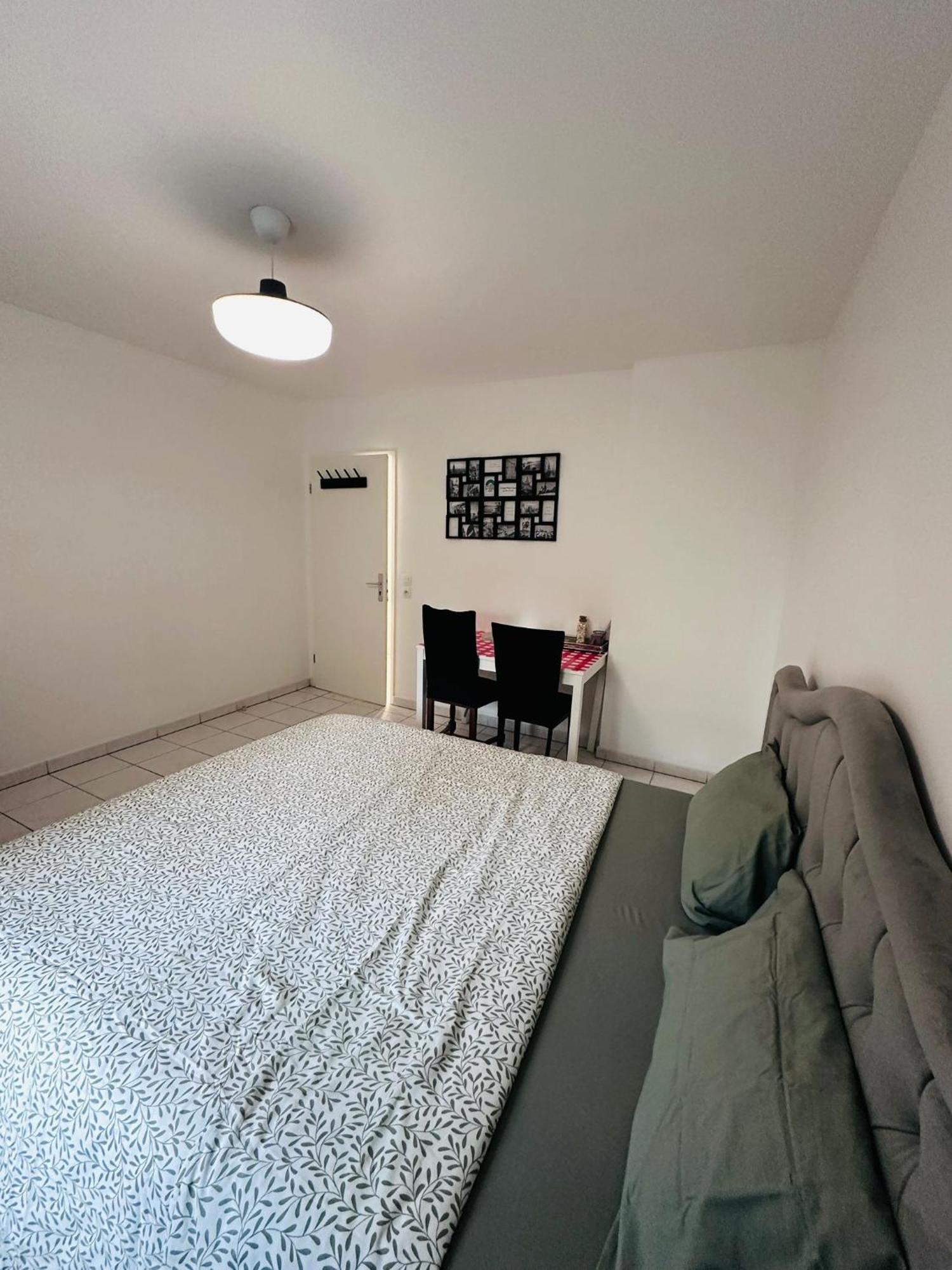 Sri-Indo Bobigny Paris Apartment Екстериор снимка