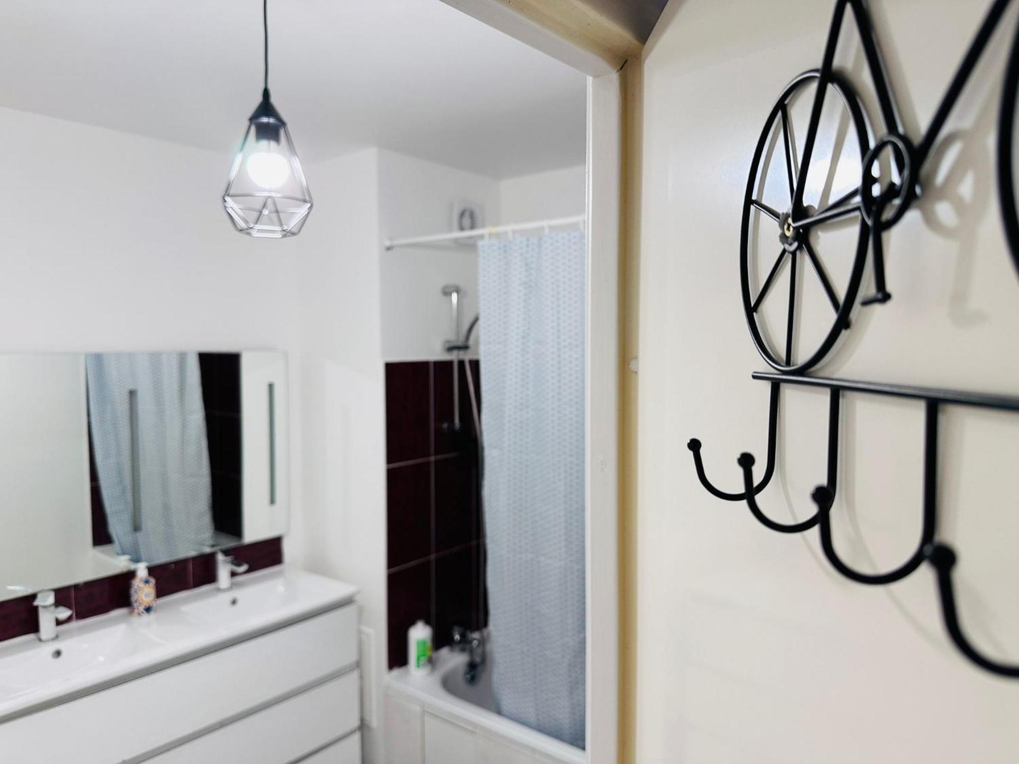 Sri-Indo Bobigny Paris Apartment Екстериор снимка